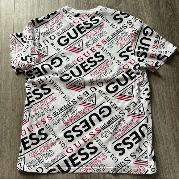 GUESS Men's Black and Red Logo Print T-Shirt - Picture 2 of 4